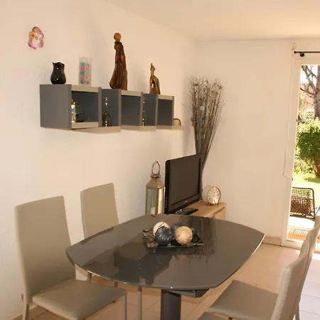Des Iles Apartment